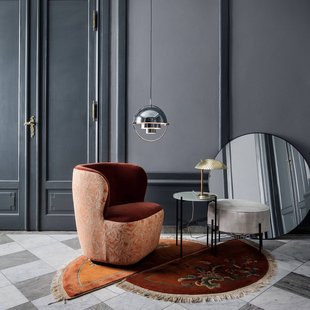 GUBI 5321 tafellamp met rotan-staaf, messing