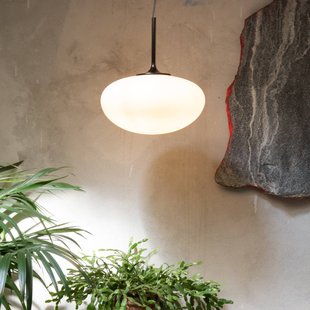 GUBI Stemlite hanglamp, zwart-chroom