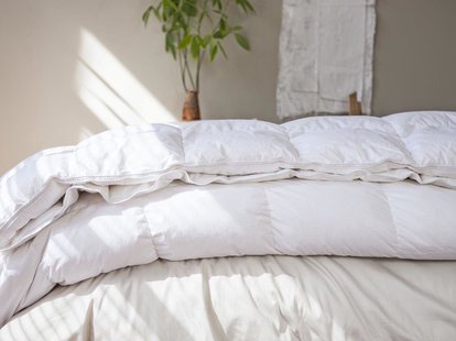 Yumeko Dekbed dons all seasons 
Vulling: 100% eendendons
Tijk: 100% biologisch katoen