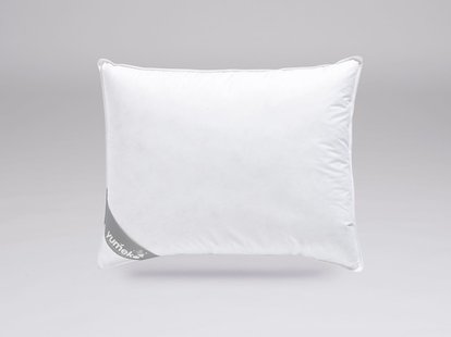 Yumeko Kussen halfdons 50x60 zacht 
Vulling: 15% eendendons, 85% eendenveertjes
Tijk: 100% biologisch katoen