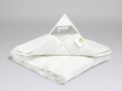 Yumeko Dekbed ganzendons zomer 
Vulling: 100% biologisch ganzendons
Tijk: 100% biologisch katoen