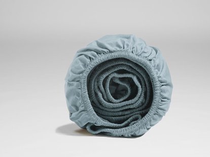 Yumeko Hoeslaken percal katoen petrol blue 100% biologisch en fairtrade katoen, percal geweven