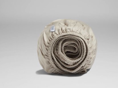 Yumeko Hoeslaken katoen satijn sandy grey 200x200x30 100% biologisch en fairtrade katoen, satijn geweven