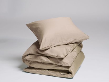 Yumeko Dekbedovertrek katoen satijn warm taupe 140x220 1/60x70 100% biologisch en fairtrade katoen, satijn geweven Yumeko Dekbedovertrek katoen satijn warm taupe 140x220 + 1/60x70 100% biologisch en fairtrade katoen, satijn geweven