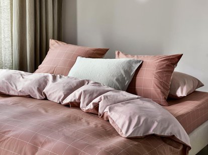 Yumeko Dekbedovertrek katoen TENCEL™ double face rose check/chambray 60% biologisch katoen, 40% TENCEL™ Yumeko Dekbedovertrek katoen TENCEL™ double face rose check/chambray 60% biologisch katoen, 40% TENCEL™