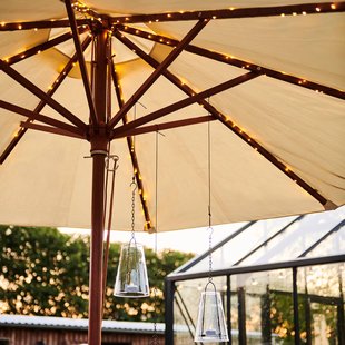 Sirius LED lichtketting op zonne-energie Knirke Solar Parasol 8 x 2m Sirius LED lichtketting op zonne-energie Knirke Solar Parasol 8 x 2m