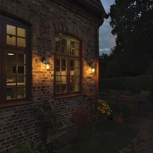 Konstsmide Buitenwandlamp Cerignola zilver