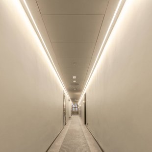 The Light Group SLC LED Strip Ultra Long iCC IP67 30m 240W 3.000K
