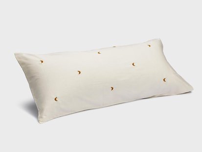 Yumeko Kussensloop katoen satijn warm white/ochre moon 40x80 100% biologisch en fairtrade katoen