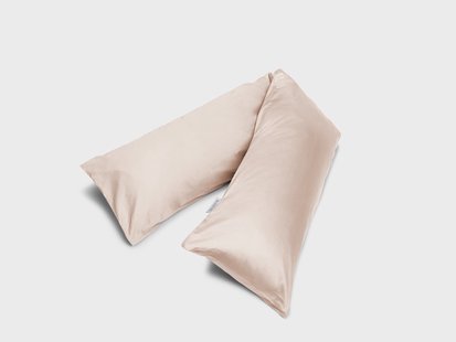 Yumeko Kussensloop zijslaper katoen satijn dusty rose 37x160 100% biologisch en fairtrade katoen