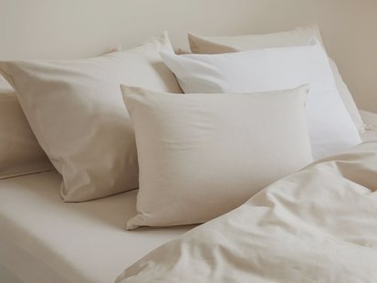 Yumeko Kussensloop katoen TENCEL™ latte chambray 60% biologisch katoen, 40% TENCEL™ Yumeko Kussensloop katoen TENCEL™ latte chambray 60% biologisch katoen, 40% TENCEL™