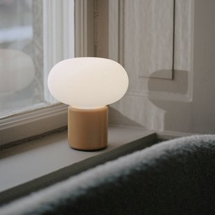 New Works oplaadbare lamp Karl-Johan, okergeel, IP65