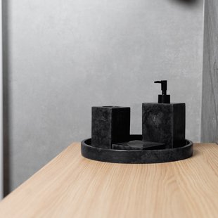 Accessoires set Loutro Sabii Bestaande Uit Tandenborstelhouder, Zeephouder, Zeeppompje en Zeepschaal Antraciet