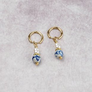 Oorbellen parel en Delfts blauw