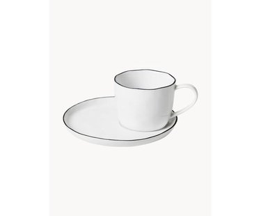 Handgemaakte porseleinen kopje Salt met schoteltje