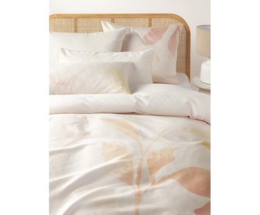 Katoensatijnen dekbedovertrek Marino met bloemenmotief