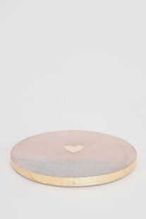 Marmeren onderzetter voor pannen met goudkleurig hart