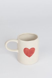 Beige mok met rood hart