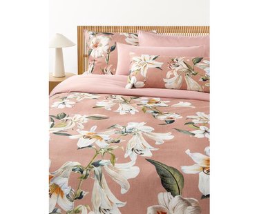 Katoensatijnen dekbedovertrek Flori met bloemenprint