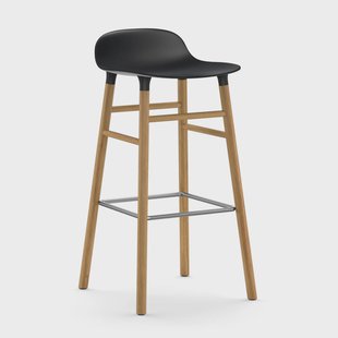 Normann Copenhagen Form Chair barkruk eiken poten zwart