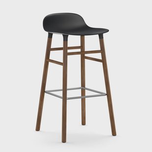 Normann Copenhagen Form Chair barkruk walnoothouten poten zwart