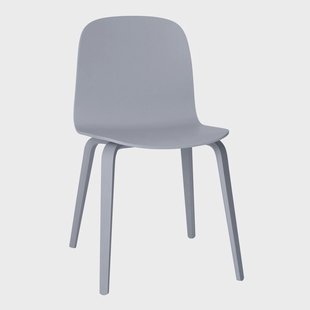 Muuto Visu Chair stoel houten onderstel grijs