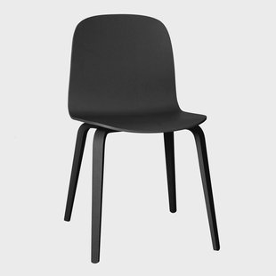 Muuto Visu Chair stoel houten onderstel zwart