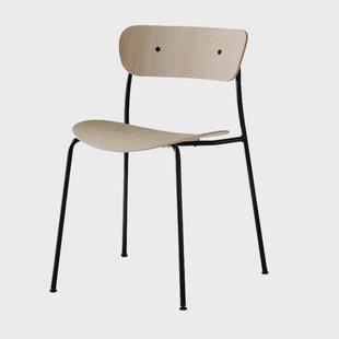 &Tradition Pavilion stoel AV1 gelakt eiken