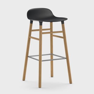 Normann Copenhagen Form barstoel - eiken poten 75 cm. zwart