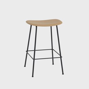 Muuto Fiber Tube barkruk 65 cm. oker-zwart