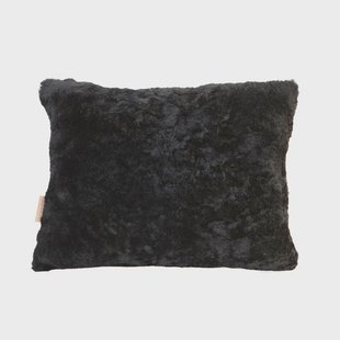 Shepherd of Sweden Shepherd Lina schapenvachtkussen 40 x 30 cm zwart