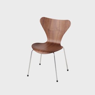 Fritz Hansen Series 7 miniatuurstoel Walnoot