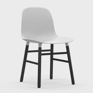 Normann Copenhagen Form stoel zwarte poten Wit