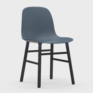 Normann Copenhagen Form stoel zwarte poten Blauw