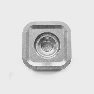 Born In Sweden Kaarsenhouder Ettan Gepolijst aluminium Born In Sweden Kaarsenhouder Ettan Gepolijst aluminium