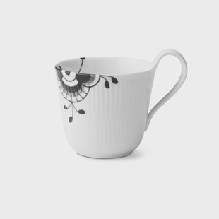 Royal Copenhagen Black Fluted Mega kop met hoog handvat 33 cl