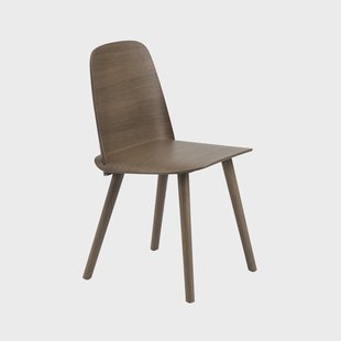 Muuto Nerd eetstoel Stained dark brown