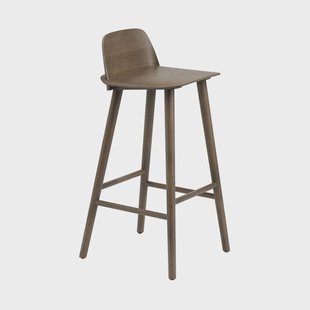 Muuto Nerd barkruk 65 cm. Stained dark brown