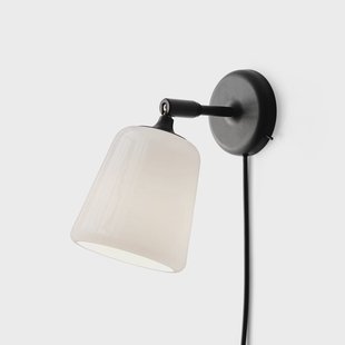New Works Materiaal wandlamp White opal glass
