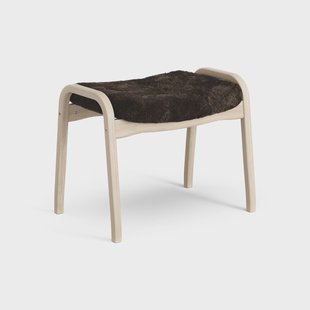 Swedese Lamino voetenbankje Eik wit gepigmenteerd / schapenvacht Espresso (bruin)