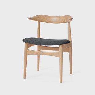 Warm Nordic Cow Horn Stoel stof anthracite melange, witgeoliede eikenhouten poten