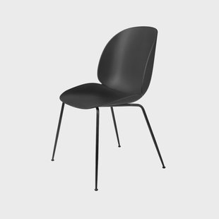 GUBI Beetle stoel black, zwartverchroomd stalen onderstel