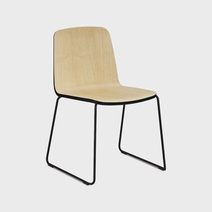 Normann Copenhagen Just stoel essen, fineer, zwarte rand, zwart metalen onderstel