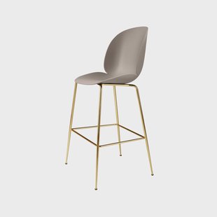 GUBI Beetle Barkruk hoog new beige, messing onderstel GUBI Beetle Barkruk hoog new beige, messing onderstel