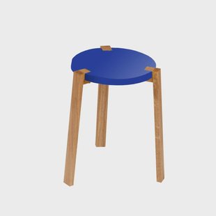 A2 Happy Kruk blauw, eikenhouten poten