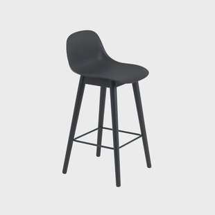 Muuto Fiber barkruk met ruggensteun 65 cm Black-zwarte poten