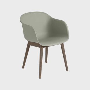 Muuto Fiber Stoel met armleuningen en houten poten dusty green, donkerbruingebeitste poten