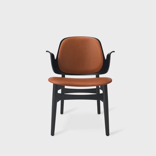 Warm Nordic Gesture loungestoel leer sevilla 4001 black, zwartgelakt beukenhouten onderstel