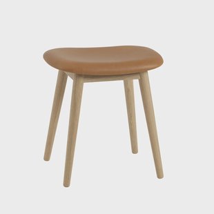 Muuto Fiber kruk leer cognac, eikenhouten poten