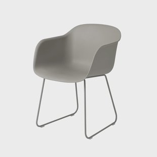 Muuto Fiber stoel met armleuningen sled base grey, grijs onderstel